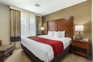 هتل Comfort Inn & Suites