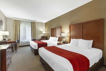 هتل Comfort Inn & Suites