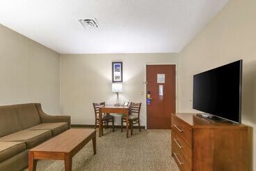 هتل Comfort Inn & Suites