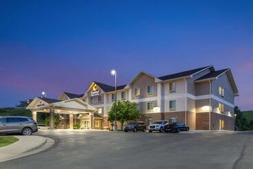 هتل Comfort Inn & Suites