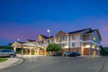 هتل Comfort Inn & Suites