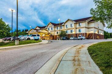 هتل Comfort Inn & Suites