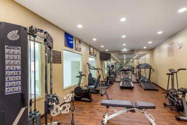 هتل Comfort Inn & Suites