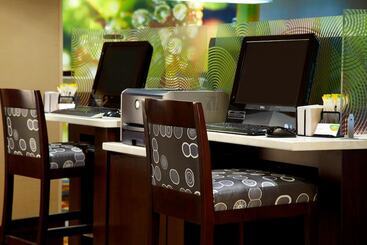 هتل Courtyard By Marriott Buffalo Amherst/university