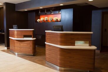 هتل Courtyard Burlington Williston
