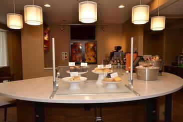 هتل Courtyard Burlington Williston