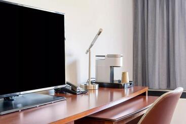 هتل Courtyard Burlington Williston