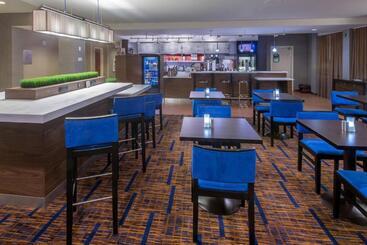 هتل Courtyard Bymarriott Albany