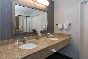 هتل Courtyard Bymarriott Albany
