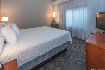 هتل Courtyard Bymarriott Albany
