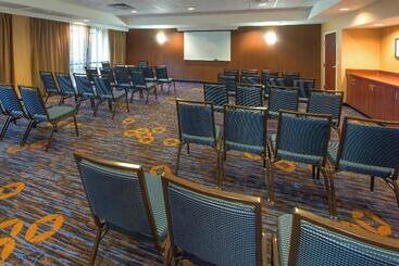 هتل Courtyard Bymarriott Albany