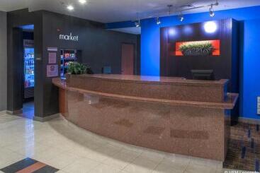 هتل Courtyard Bymarriott Albany