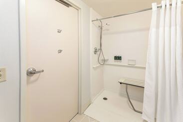 هتل Courtyard By Marriott Charlottesville   University Medical Center