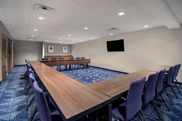 هتل Courtyard By Marriott Cincinnati Airport