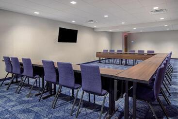 هتل Courtyard By Marriott Cincinnati Airport