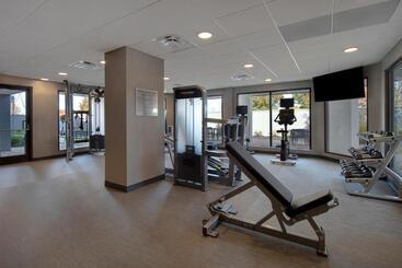 هتل Courtyard By Marriott Cincinnati Airport