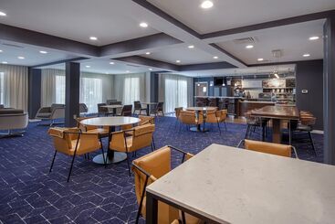 هتل Courtyard By Marriott Cincinnati Airport
