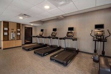 هتل Courtyard By Marriott Cincinnati Airport