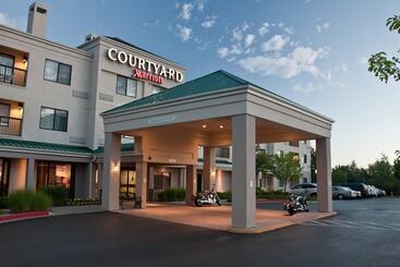 هتل Courtyard By Marriott Colorado Springs South