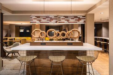 هتل Courtyard By Marriott Colorado Springs South