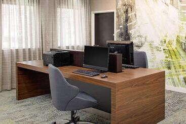 هتل Courtyard Dallas Addison Quorum Drive