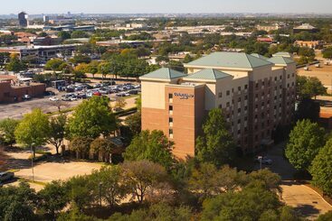 هتل Courtyard Dallas Addison Quorum Drive