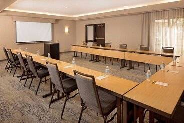 هتل Courtyard Dallas Addison Quorum Drive