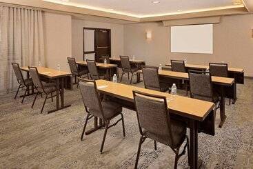 هتل Courtyard Dallas Addison Quorum Drive