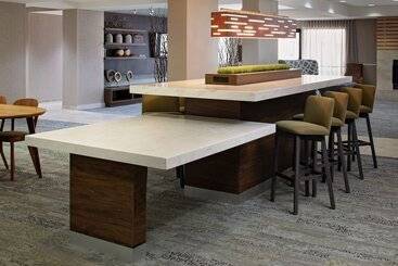 هتل Courtyard Dallas Addison Quorum Drive