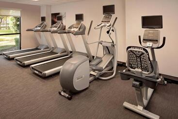 هتل Courtyard Dallas Addison Quorum Drive
