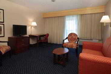 هتل Courtyard By Marriott Dayton North