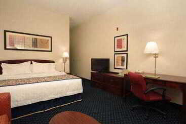 هتل Courtyard By Marriott Dayton North