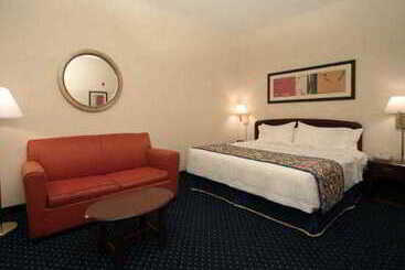 هتل Courtyard By Marriott Dayton North