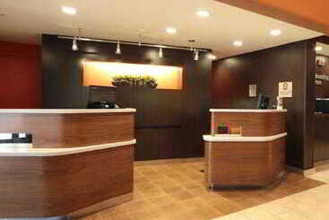 هتل Courtyard By Marriott Dayton North
