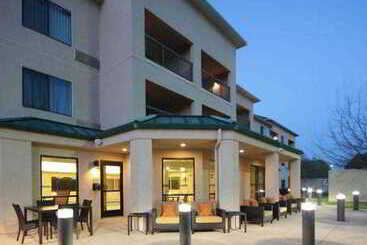 هتل Courtyard By Marriott Dayton North