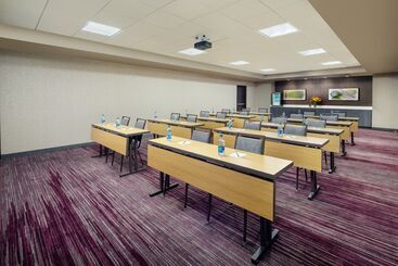 هتل Courtyard By Marriott Dayton North