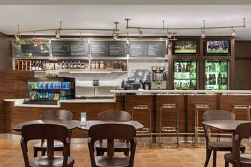 هتل Courtyard By Marriott Dayton North