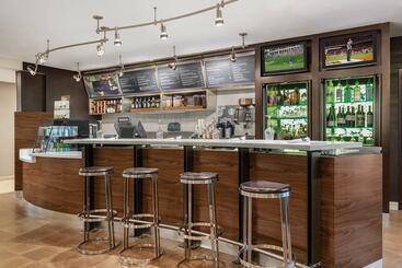 هتل Courtyard By Marriott Dayton North