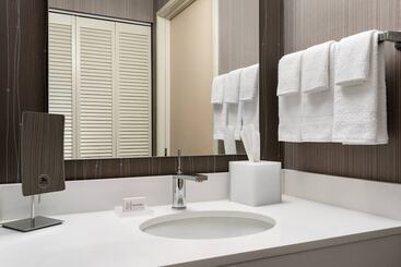 هتل Courtyard By Marriott Dayton North