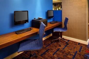 هتل Courtyard Newark Granville