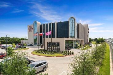 هتل Crowne Plaza Suites Arlington, An Ihg
