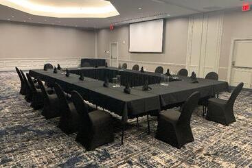 هتل Crowne Plaza Suites Arlington, An Ihg