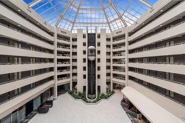 هتل Crowne Plaza Suites Arlington, An Ihg