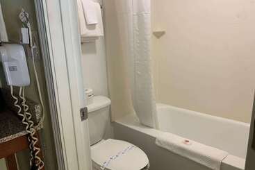 هتل Days Inn By Wyndham Austintown
