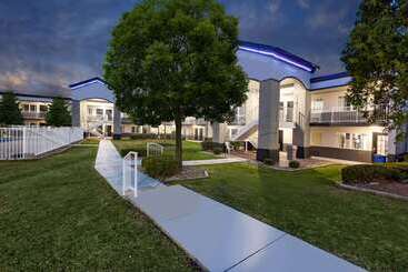 هتل Days Inn By Wyndham Austintown