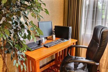 هتل Days Inn By Wyndham Austintown