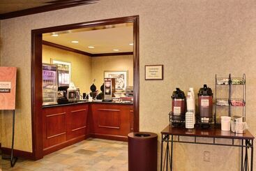 هتل Days Inn By Wyndham Austintown