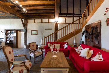 هتل Domaine De Bassilour
