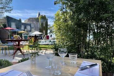 هتل Domaine Saint Clair  Le Donjon