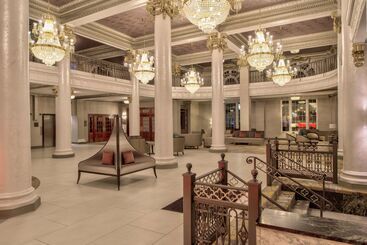 هتل Doubletree By Hilton Utica